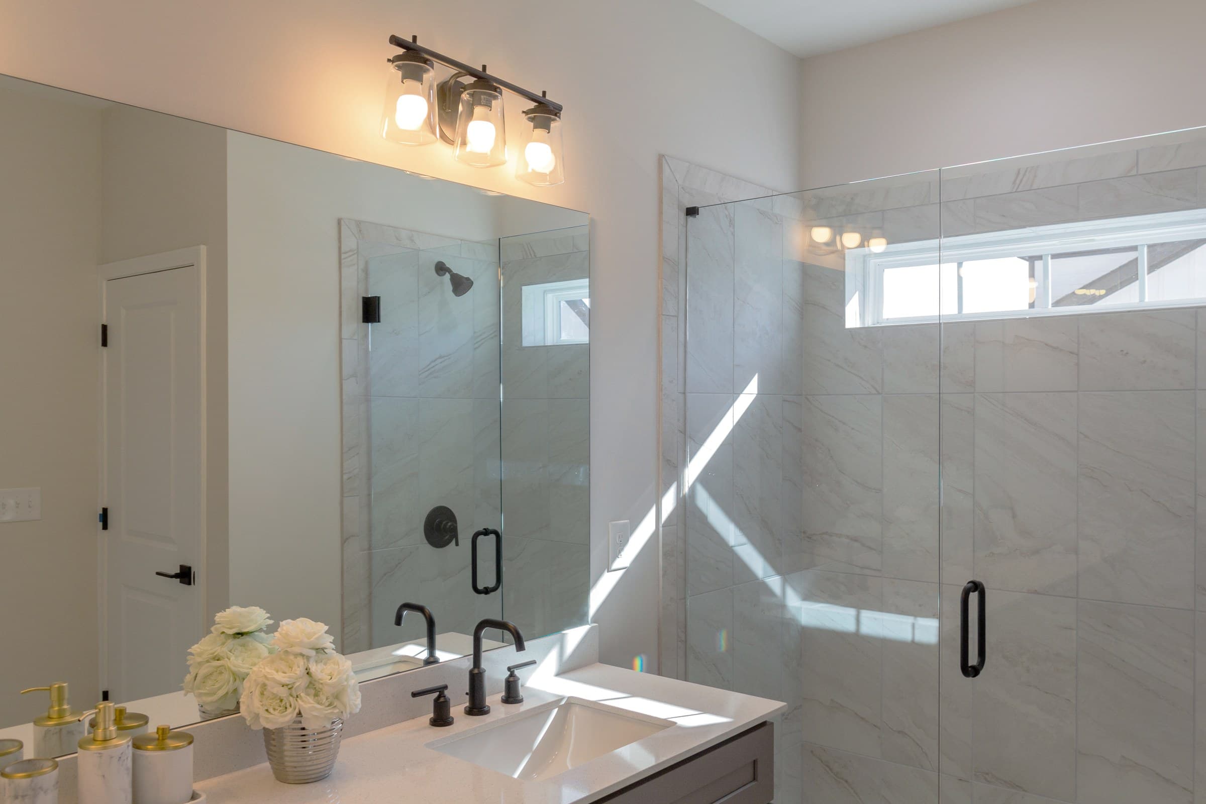 Bath & vanity